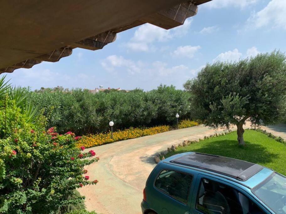 Villa Maveda, Un Dammuso Immerso Nel Verde Lampedusa Exterior foto
